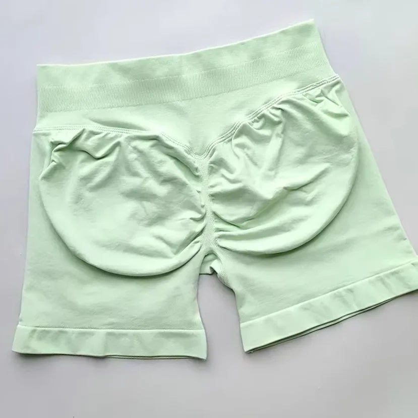 Shorts Deportivos de Mujer – Sin Costuras
Cintura baja acanalada + diseño scrunch para realzar glúteos