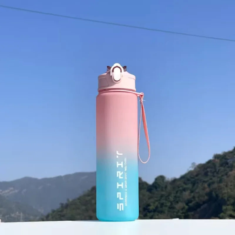 Botella Deportiva Gradiente 780ml con Tapa a Prueba de Fugas & Fácil de Beber – Ideal para Gimnasio, Exterior, Ciclismo, Running, Pesca y Más | Regalo de Cumpleaños/Escolar