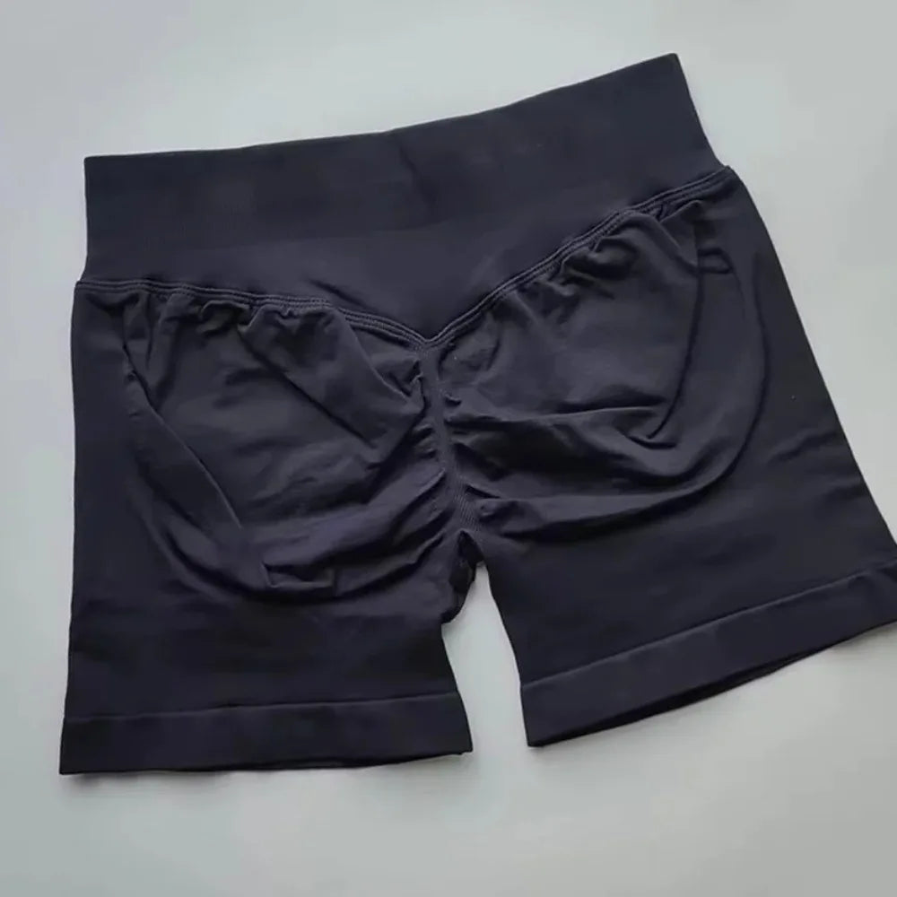 Shorts Deportivos de Mujer – Sin Costuras

Cintura baja acanalada + diseño scrunch para realzar glúteos