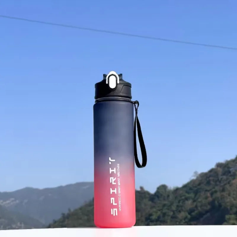 Botella Deportiva Gradiente 780ml con Tapa a Prueba de Fugas & Fácil de Beber – Ideal para Gimnasio, Exterior, Ciclismo, Running, Pesca y Más | Regalo de Cumpleaños/Escolar