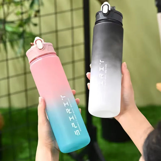 Botella Deportiva Gradiente 780ml con Tapa a Prueba de Fugas & Fácil de Beber – Ideal para Gimnasio, Exterior, Ciclismo, Running, Pesca y Más | Regalo de Cumpleaños/Escolar