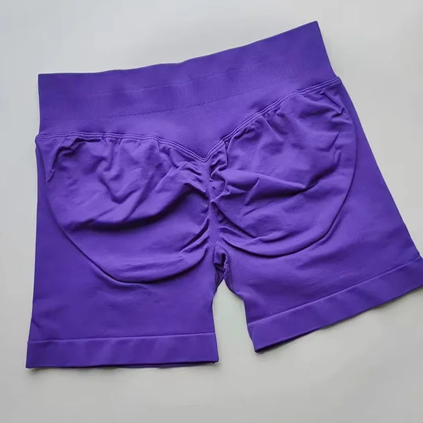 Shorts Deportivos de Mujer – Sin Costuras

Cintura baja acanalada + diseño scrunch para realzar glúteos